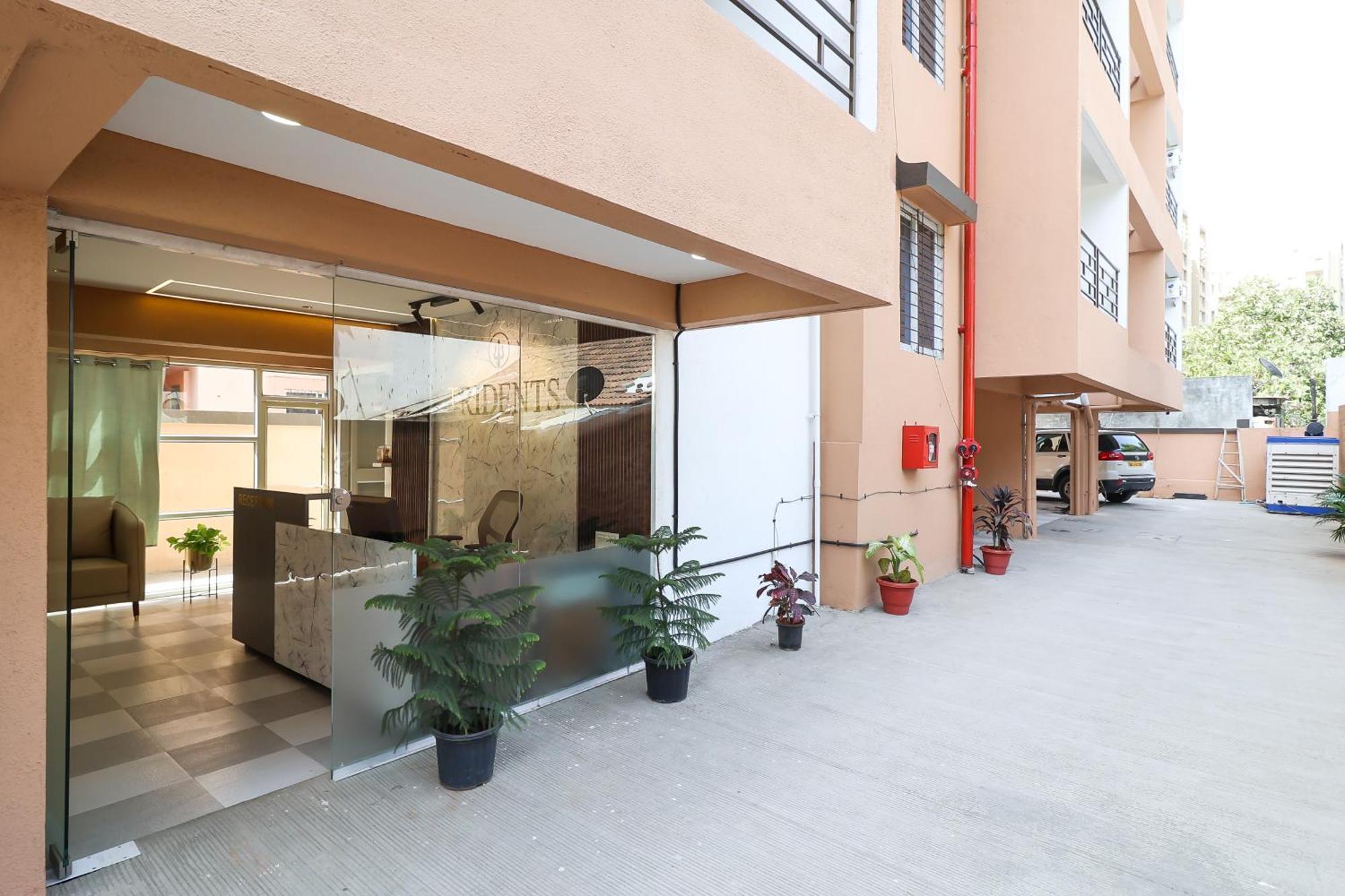 Hotel Tridents Hinjawadi Exterior foto